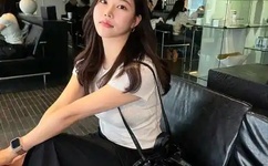 终于挺进小丹身体里了视频